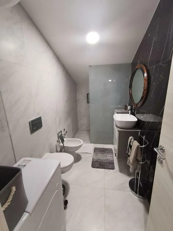 Premium Two-Bedroom Apartment Viskovo