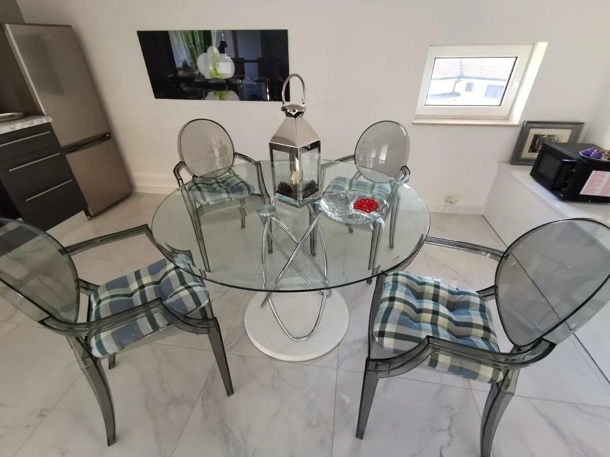 Premium Two-Bedroom Apartment Viskovo 0*,  Croacia